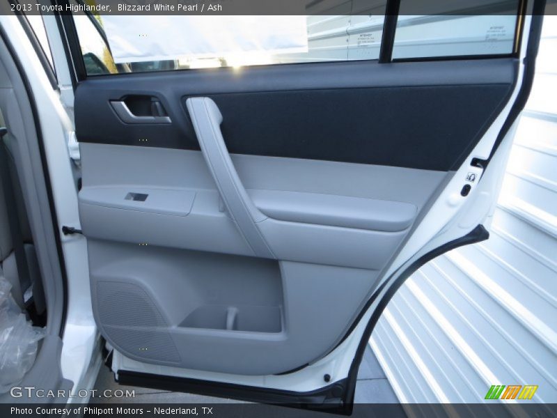 Blizzard White Pearl / Ash 2013 Toyota Highlander