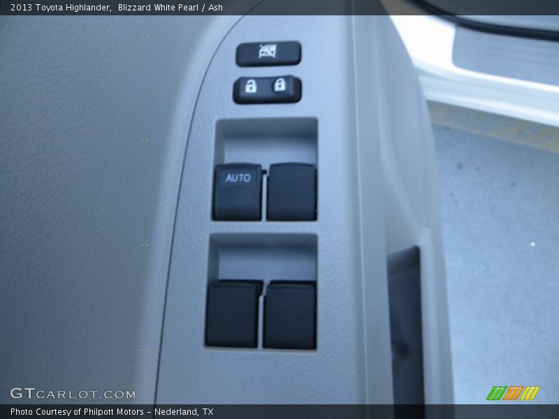 Blizzard White Pearl / Ash 2013 Toyota Highlander