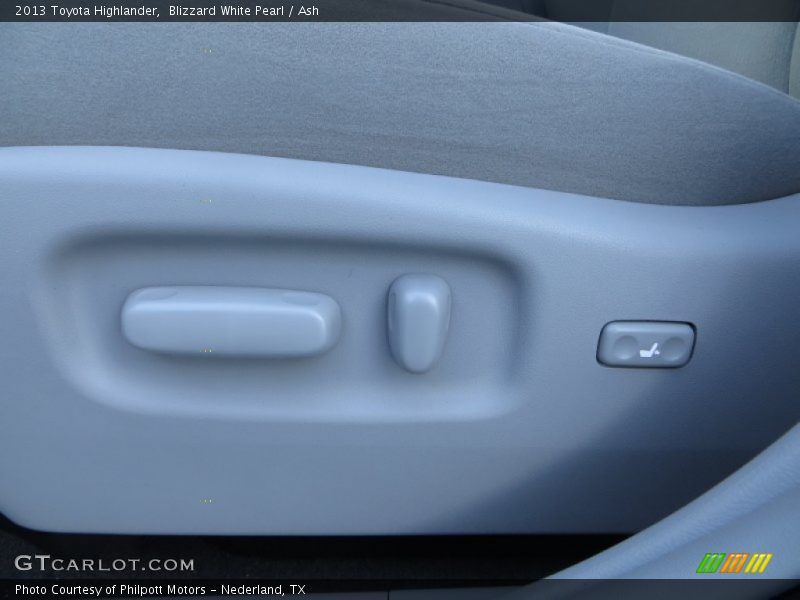 Blizzard White Pearl / Ash 2013 Toyota Highlander