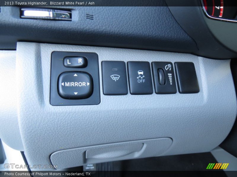 Blizzard White Pearl / Ash 2013 Toyota Highlander