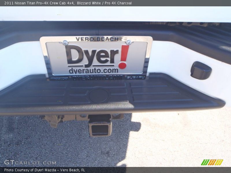 Blizzard White / Pro 4X Charcoal 2011 Nissan Titan Pro-4X Crew Cab 4x4