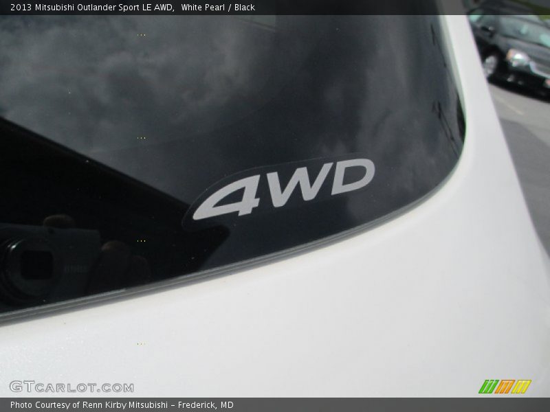White Pearl / Black 2013 Mitsubishi Outlander Sport LE AWD
