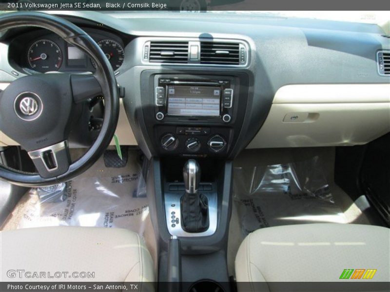 Black / Cornsilk Beige 2011 Volkswagen Jetta SE Sedan