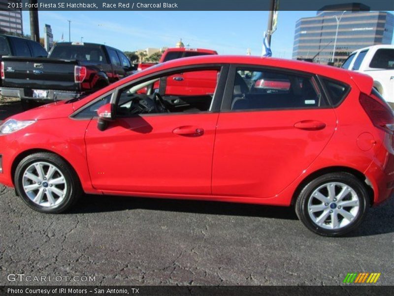 Race Red / Charcoal Black 2013 Ford Fiesta SE Hatchback