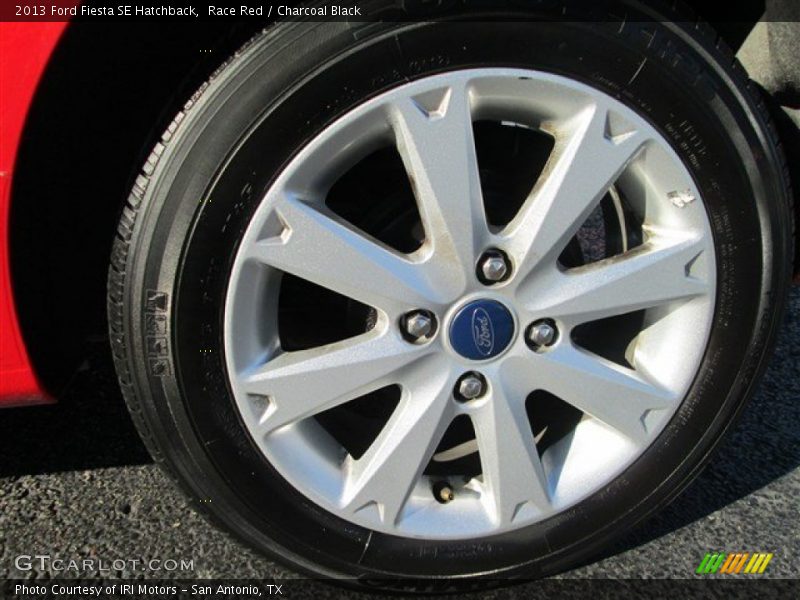 Race Red / Charcoal Black 2013 Ford Fiesta SE Hatchback