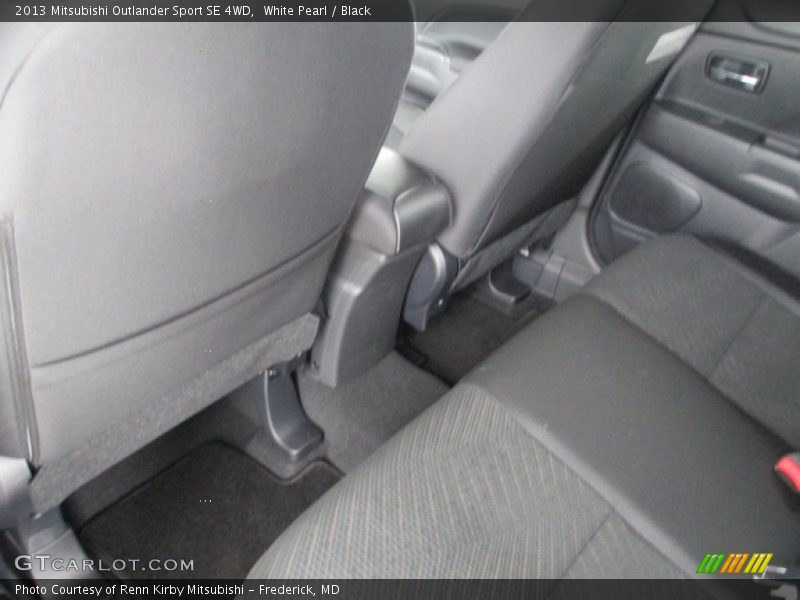 White Pearl / Black 2013 Mitsubishi Outlander Sport SE 4WD