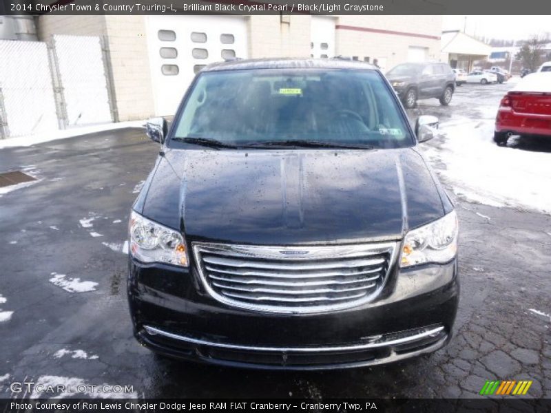 Brilliant Black Crystal Pearl / Black/Light Graystone 2014 Chrysler Town & Country Touring-L