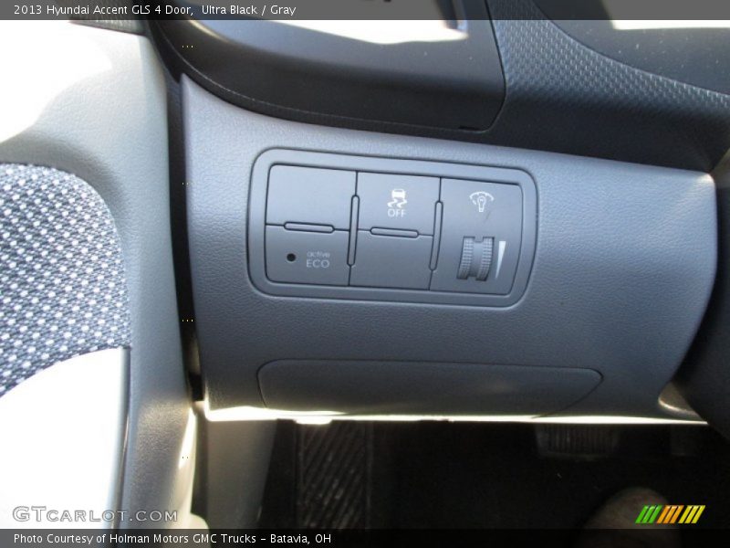 Ultra Black / Gray 2013 Hyundai Accent GLS 4 Door