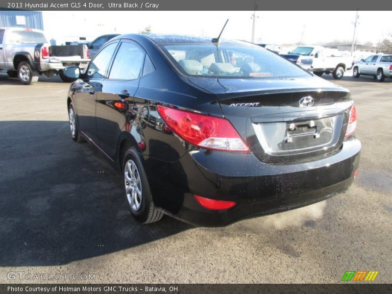 Ultra Black / Gray 2013 Hyundai Accent GLS 4 Door