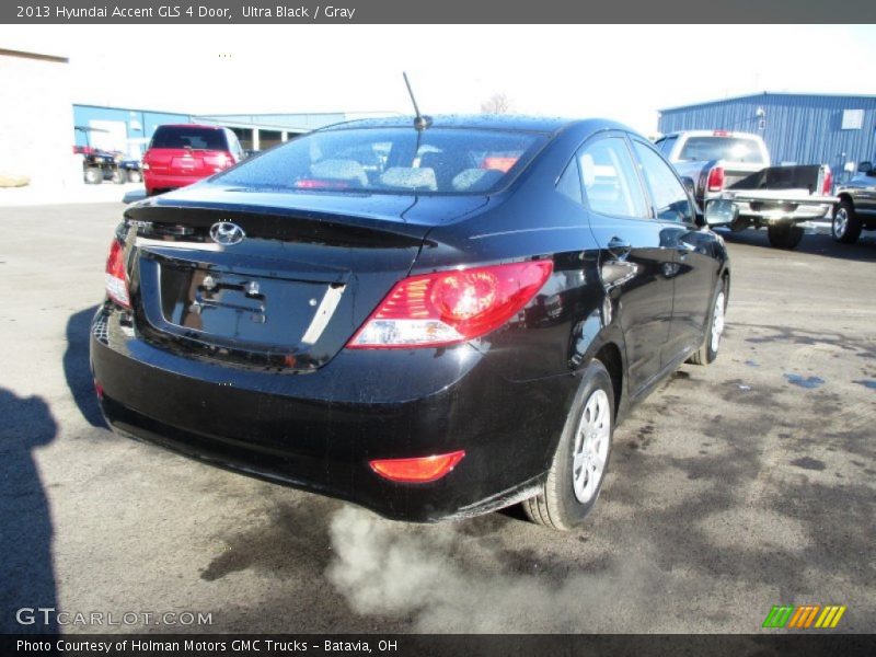 Ultra Black / Gray 2013 Hyundai Accent GLS 4 Door