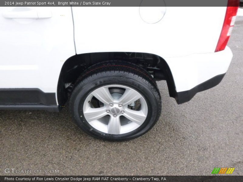 Bright White / Dark Slate Gray 2014 Jeep Patriot Sport 4x4