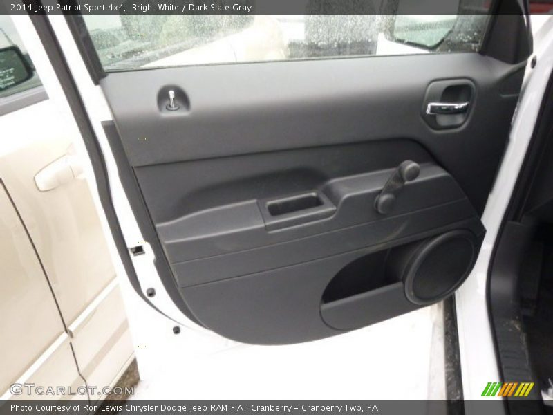 Bright White / Dark Slate Gray 2014 Jeep Patriot Sport 4x4