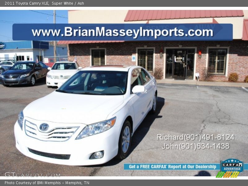 Super White / Ash 2011 Toyota Camry XLE