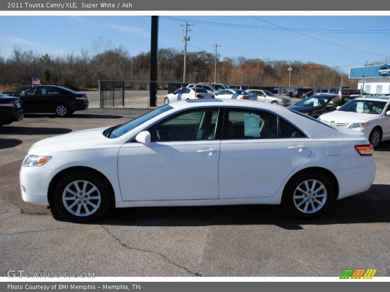 Super White / Ash 2011 Toyota Camry XLE