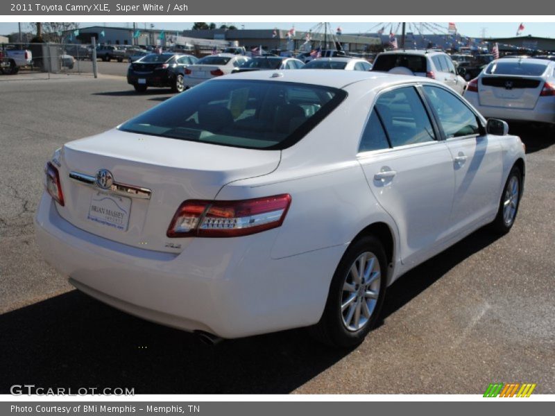 Super White / Ash 2011 Toyota Camry XLE
