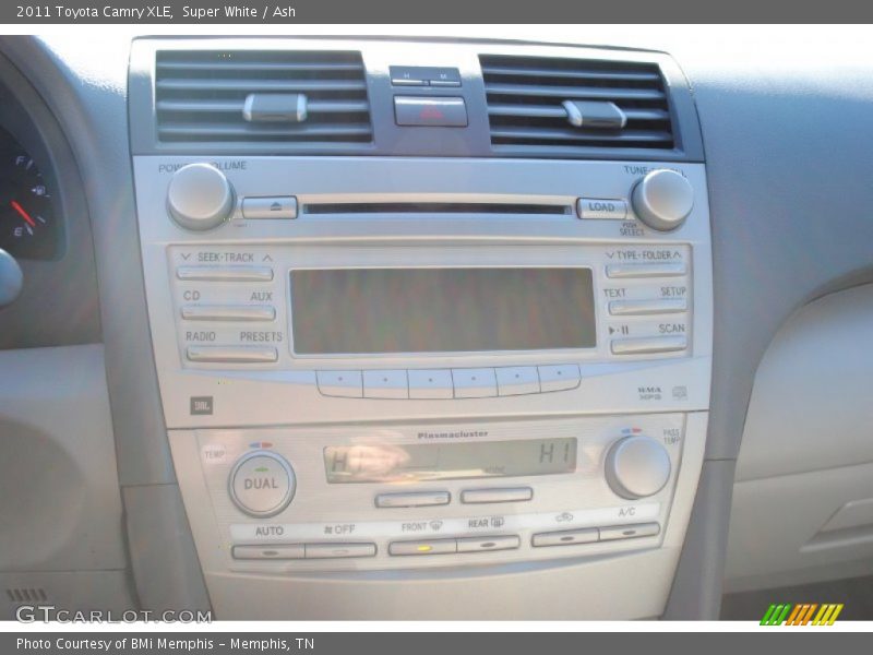 Super White / Ash 2011 Toyota Camry XLE