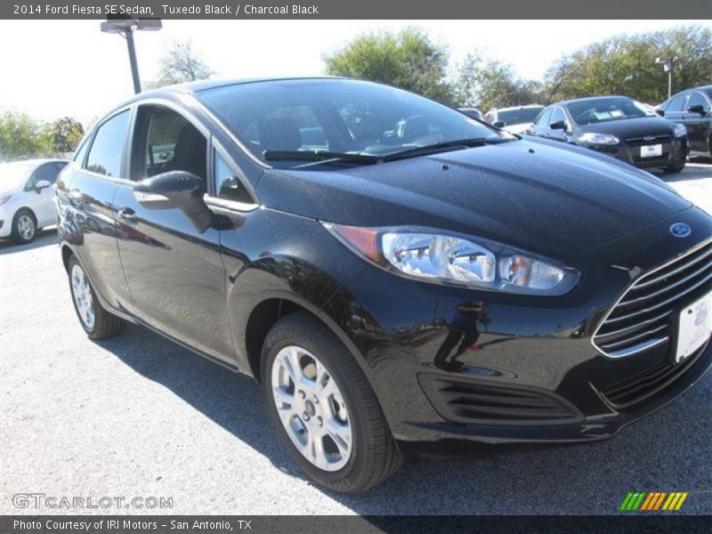 Tuxedo Black / Charcoal Black 2014 Ford Fiesta SE Sedan