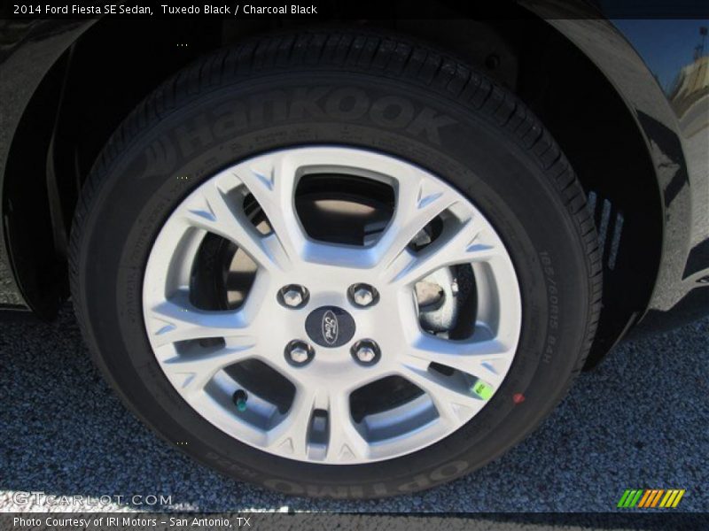 Tuxedo Black / Charcoal Black 2014 Ford Fiesta SE Sedan