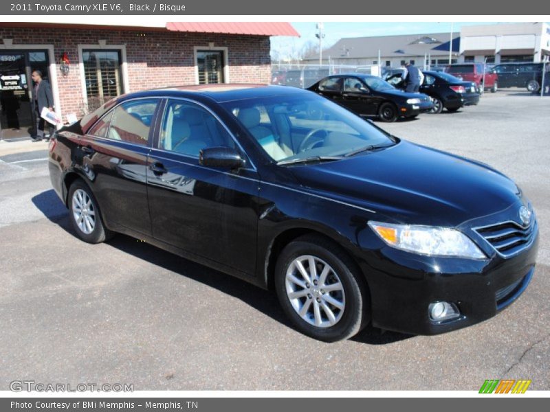 Black / Bisque 2011 Toyota Camry XLE V6