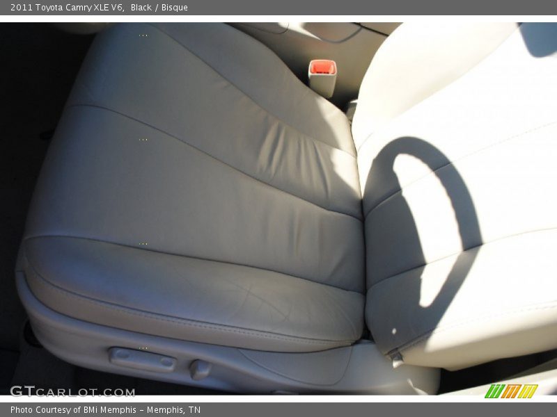 Black / Bisque 2011 Toyota Camry XLE V6