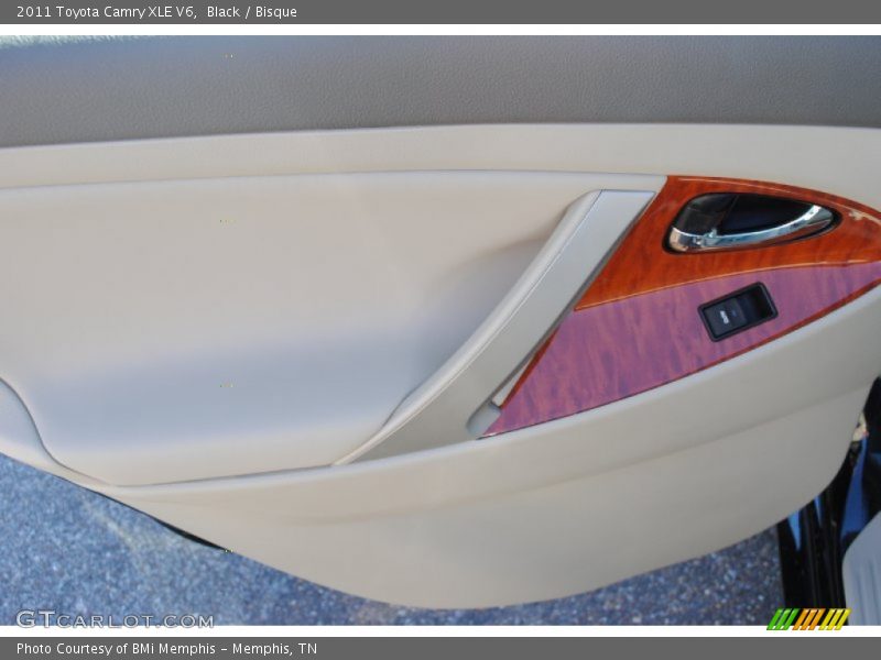 Black / Bisque 2011 Toyota Camry XLE V6