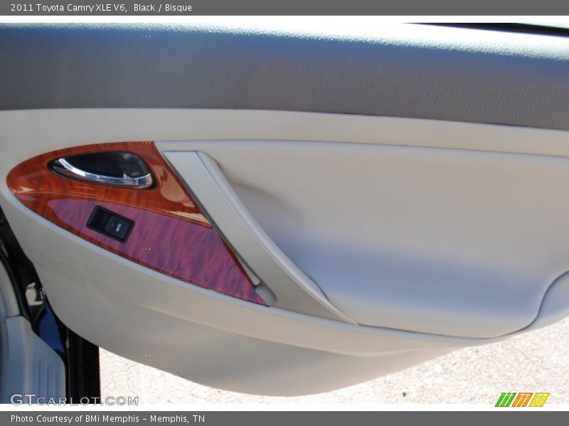 Black / Bisque 2011 Toyota Camry XLE V6