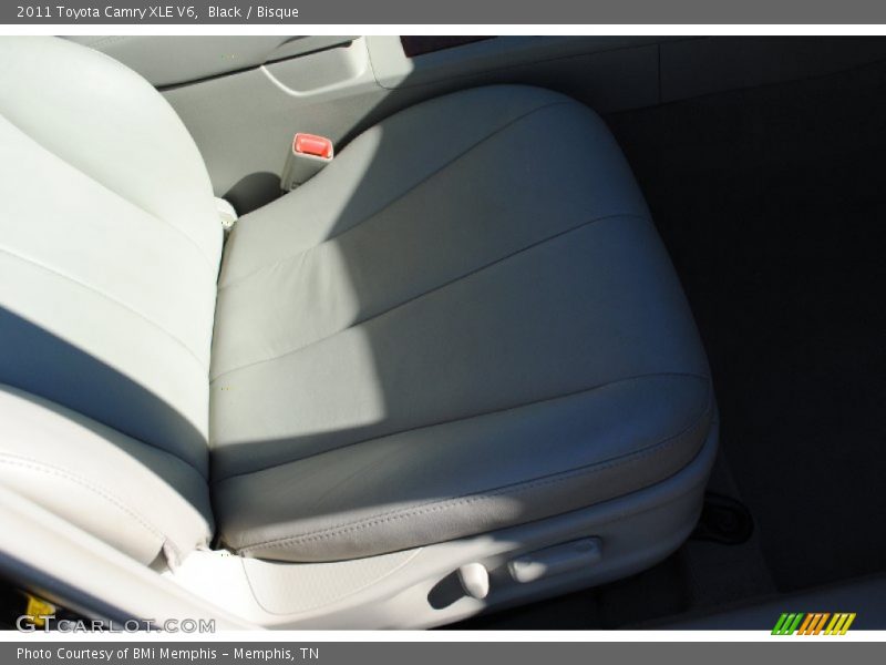 Black / Bisque 2011 Toyota Camry XLE V6