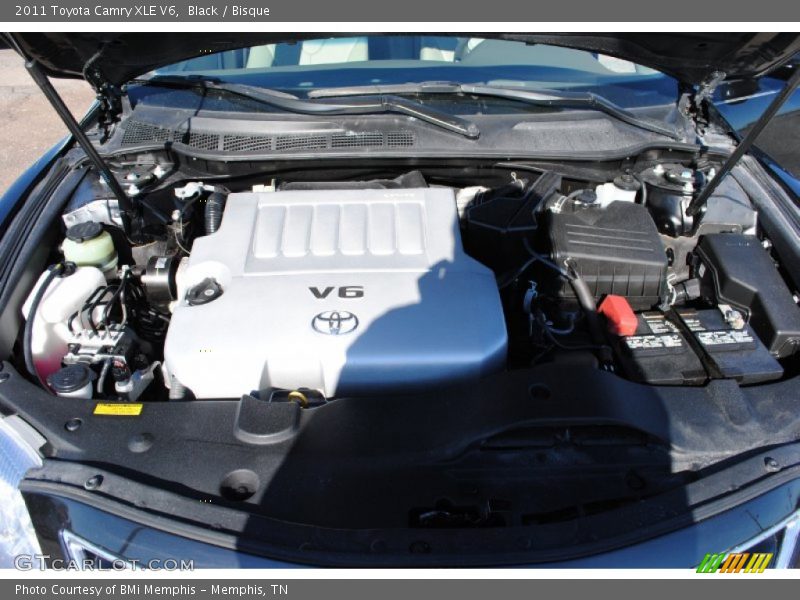Black / Bisque 2011 Toyota Camry XLE V6