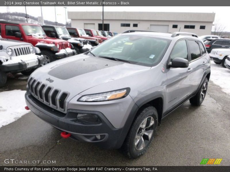 Front 3/4 View of 2014 Cherokee Trailhawk 4x4