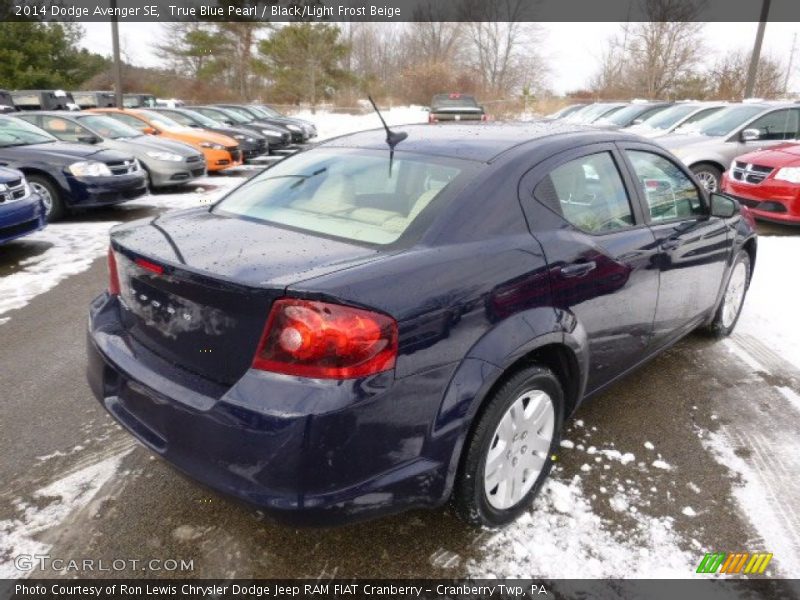 True Blue Pearl / Black/Light Frost Beige 2014 Dodge Avenger SE