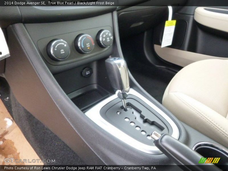 True Blue Pearl / Black/Light Frost Beige 2014 Dodge Avenger SE
