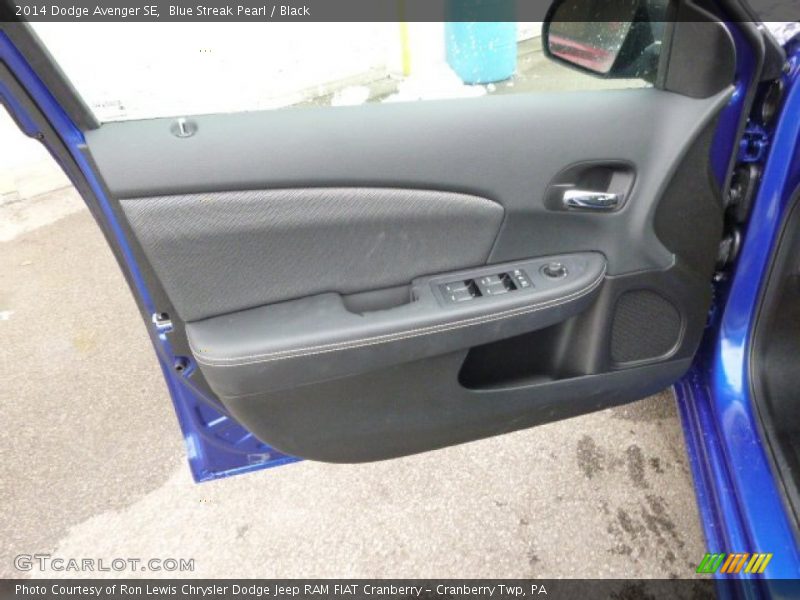 Blue Streak Pearl / Black 2014 Dodge Avenger SE