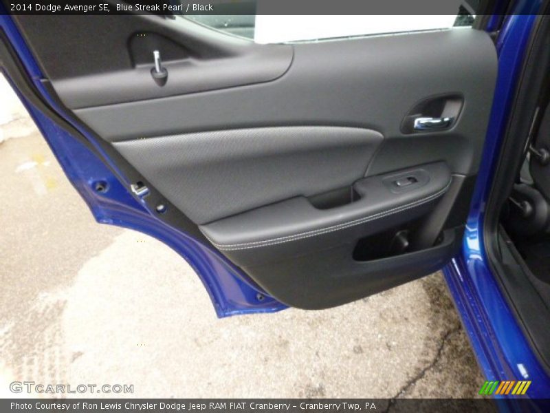 Blue Streak Pearl / Black 2014 Dodge Avenger SE
