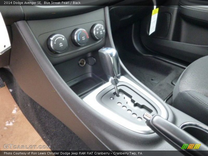 Blue Streak Pearl / Black 2014 Dodge Avenger SE