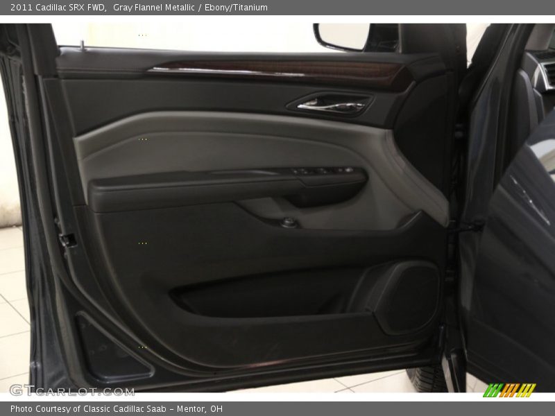 Gray Flannel Metallic / Ebony/Titanium 2011 Cadillac SRX FWD