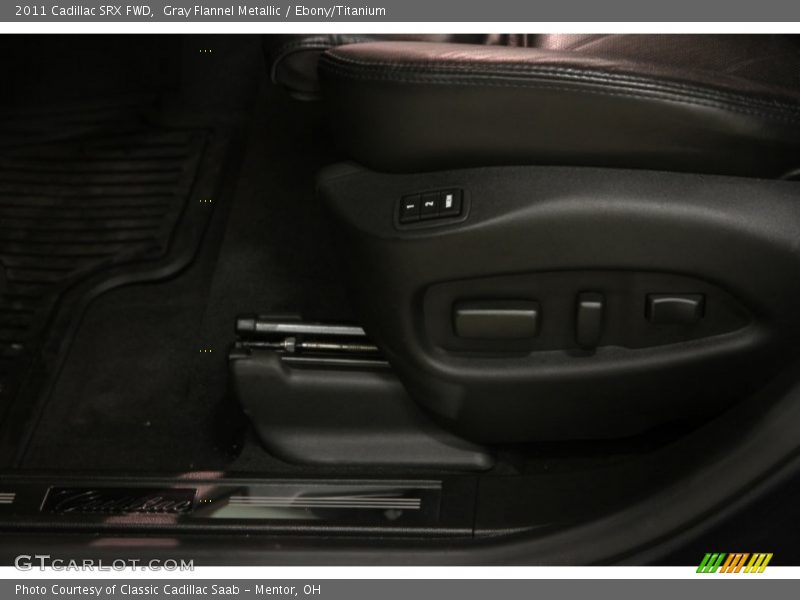 Gray Flannel Metallic / Ebony/Titanium 2011 Cadillac SRX FWD