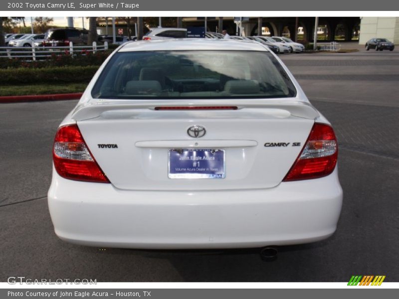 Super White / Taupe 2002 Toyota Camry LE