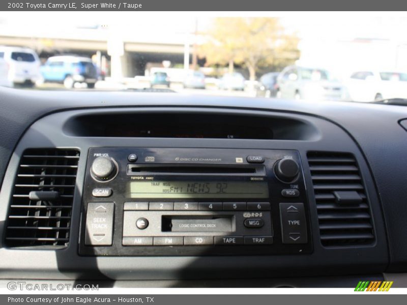 Super White / Taupe 2002 Toyota Camry LE