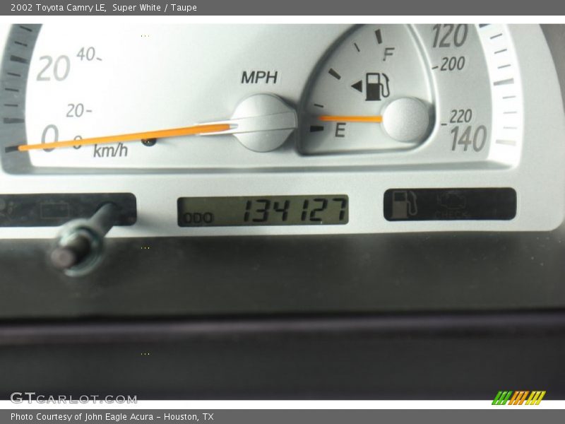 Super White / Taupe 2002 Toyota Camry LE