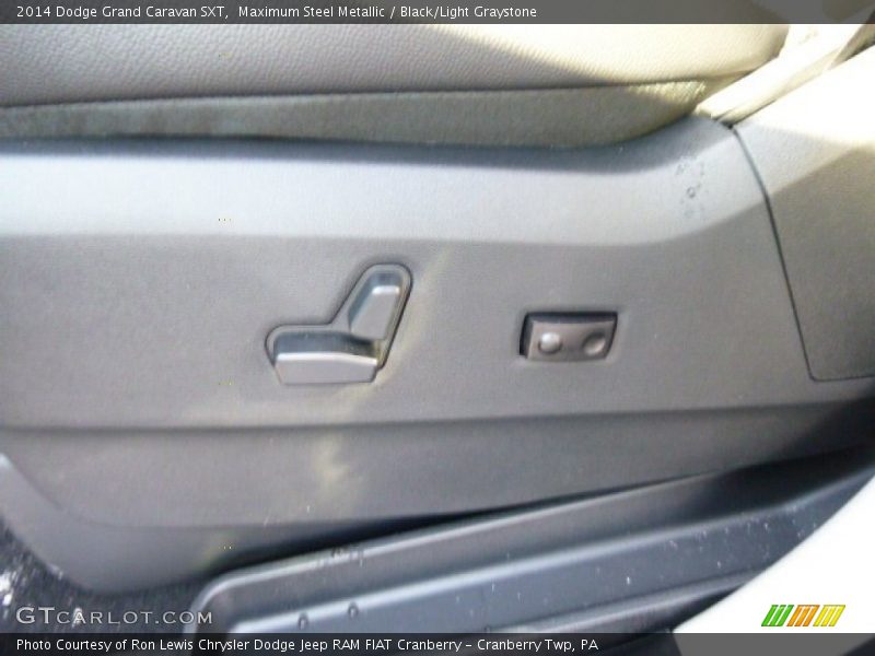 Maximum Steel Metallic / Black/Light Graystone 2014 Dodge Grand Caravan SXT
