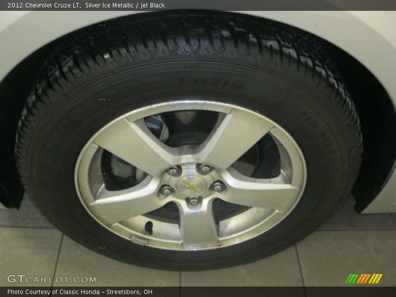 Silver Ice Metallic / Jet Black 2012 Chevrolet Cruze LT
