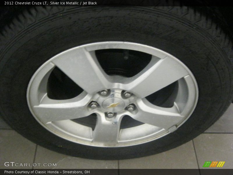 Silver Ice Metallic / Jet Black 2012 Chevrolet Cruze LT