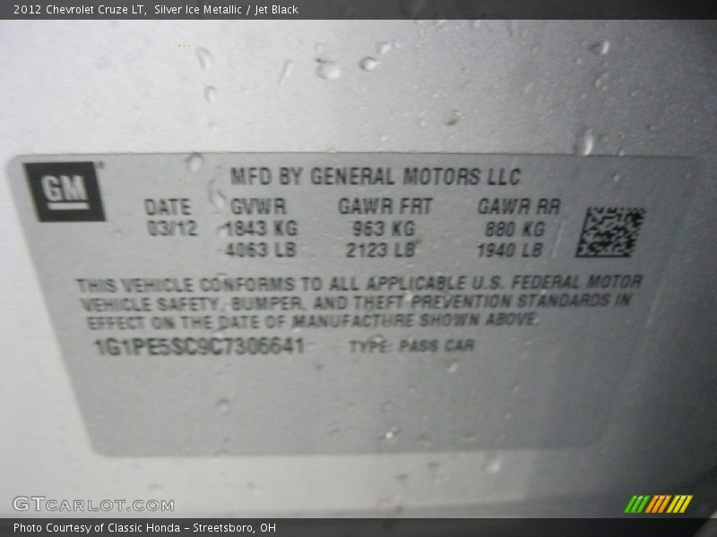 Silver Ice Metallic / Jet Black 2012 Chevrolet Cruze LT