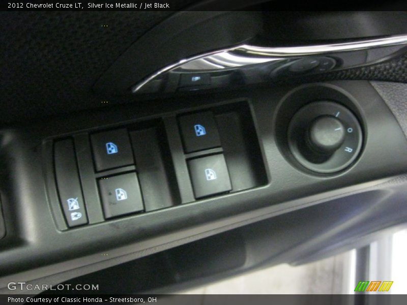 Silver Ice Metallic / Jet Black 2012 Chevrolet Cruze LT
