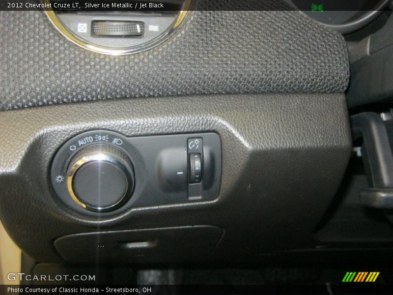Silver Ice Metallic / Jet Black 2012 Chevrolet Cruze LT