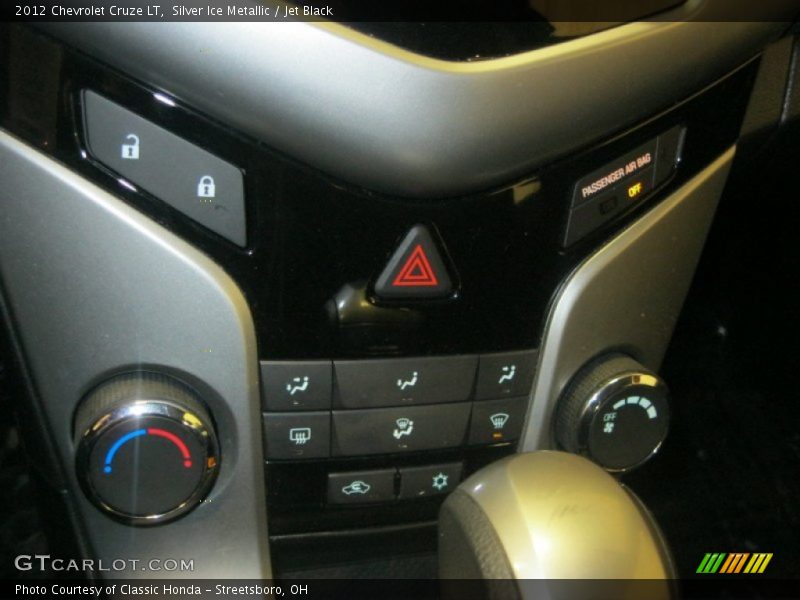 Silver Ice Metallic / Jet Black 2012 Chevrolet Cruze LT