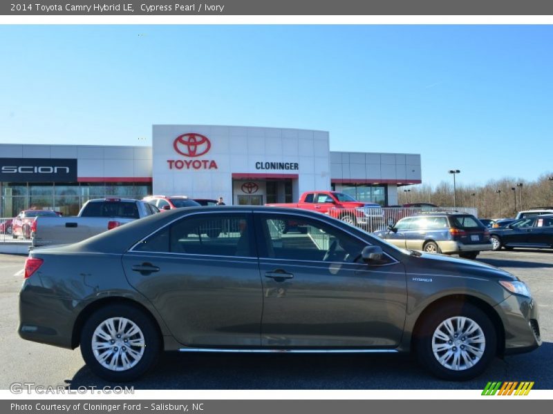 Cypress Pearl / Ivory 2014 Toyota Camry Hybrid LE