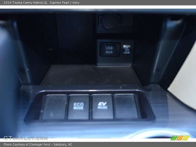 Cypress Pearl / Ivory 2014 Toyota Camry Hybrid LE