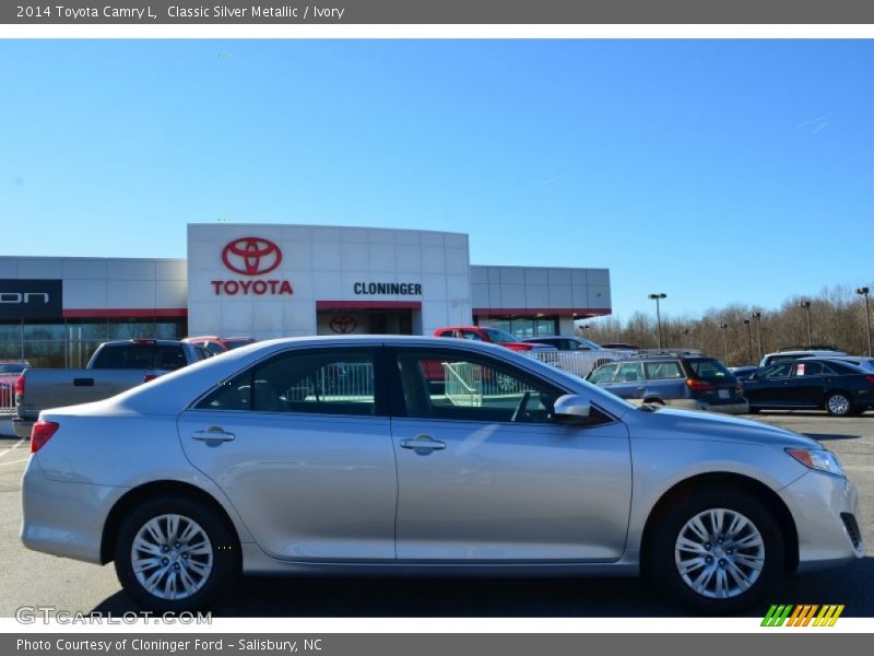 Classic Silver Metallic / Ivory 2014 Toyota Camry L