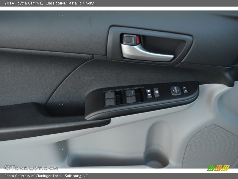 Classic Silver Metallic / Ivory 2014 Toyota Camry L